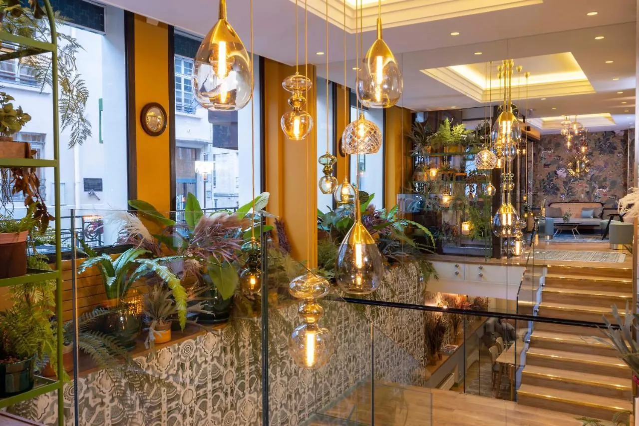 Jardin De Cluny Otel Paris