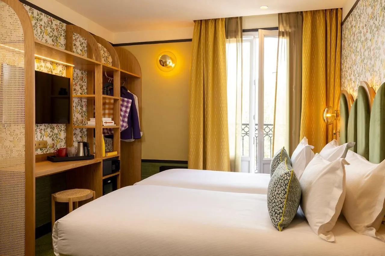 Otel Jardin De Cluny 4*