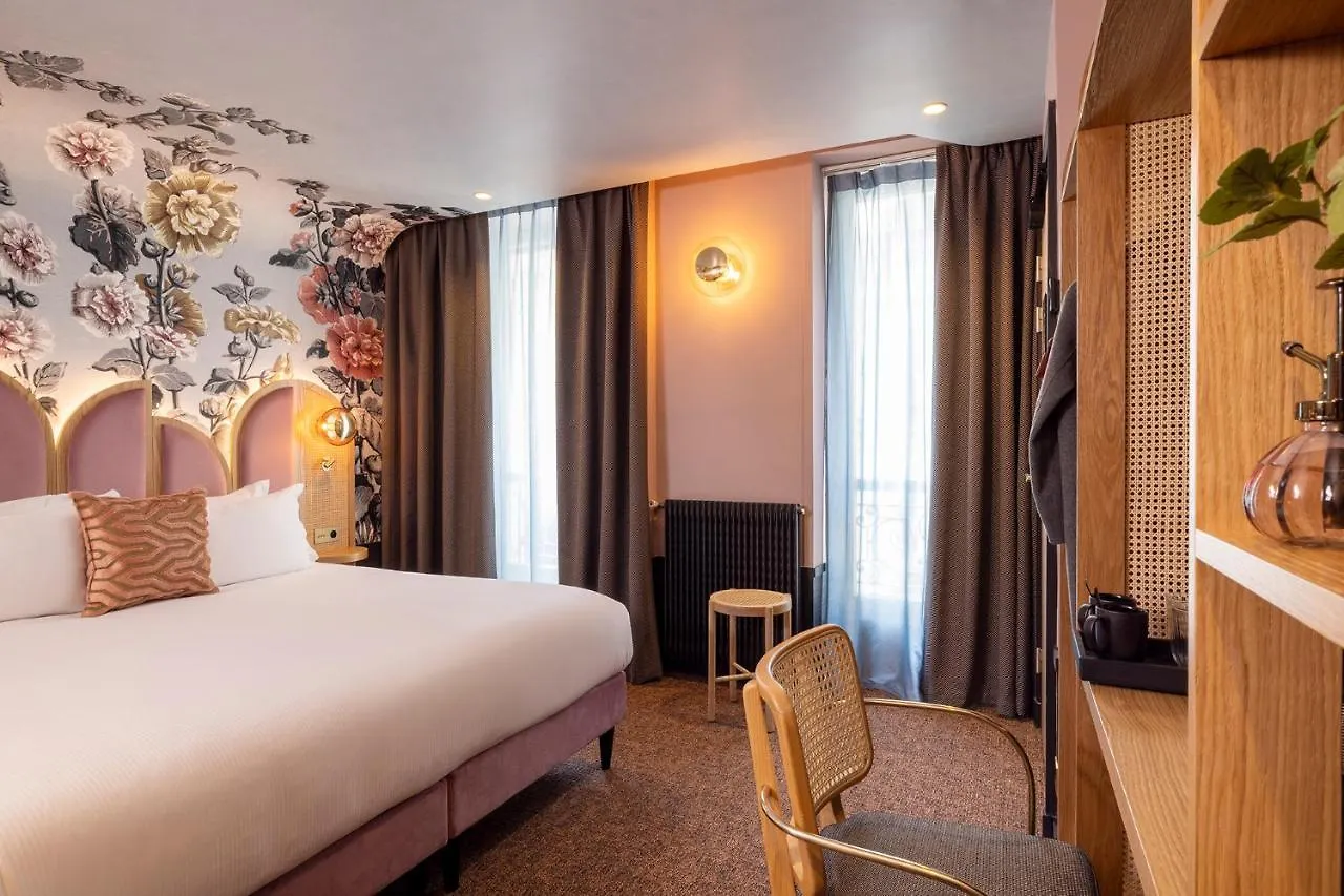 Otel Jardin De Cluny 4*